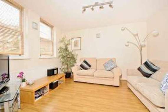 2 bedroom Flat for s...